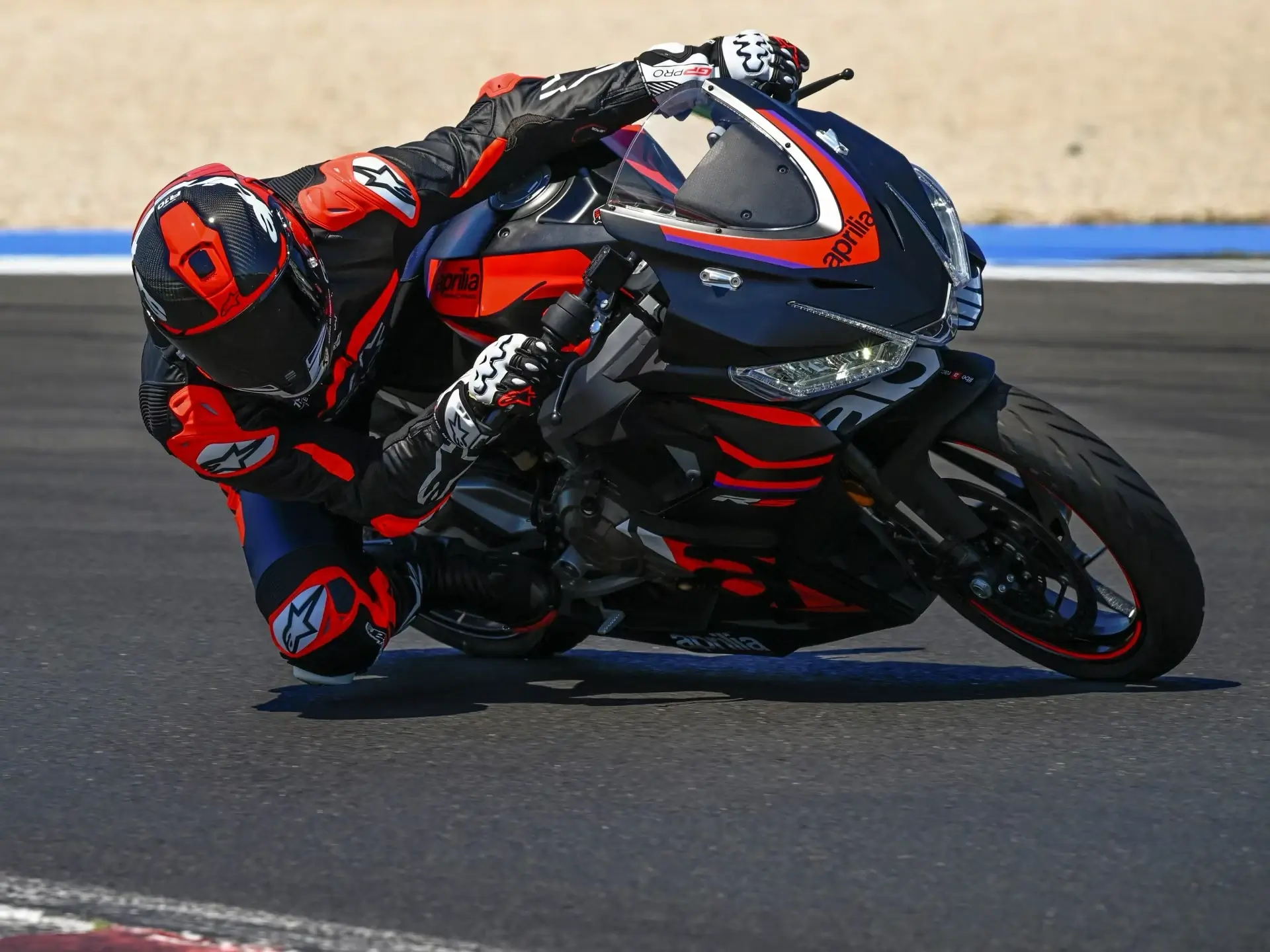 Copia de Aprilia_RS457_gallery_1920x1440_2