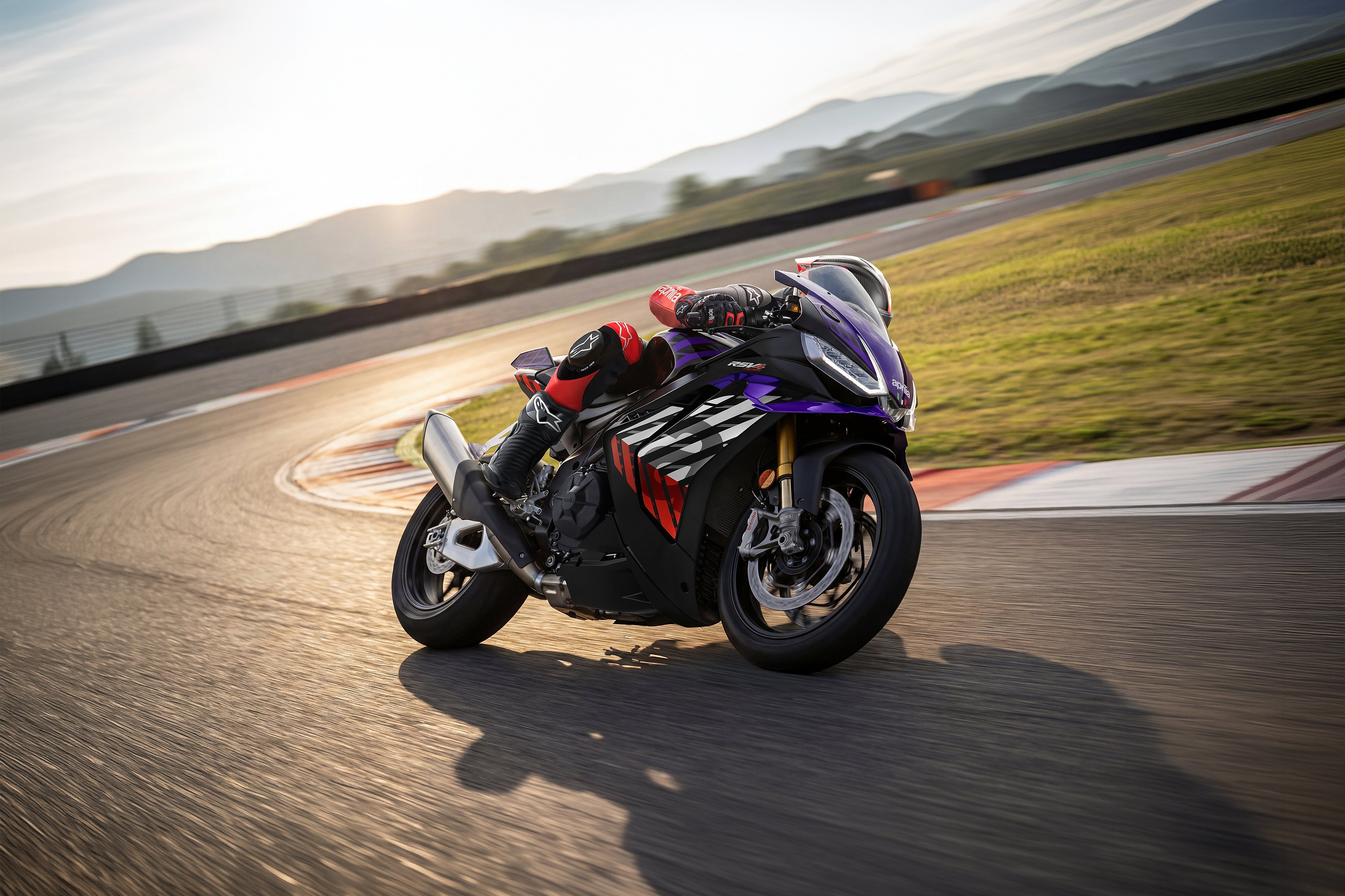 GAL-PREM-Aprilia-RSV4-Factory-D (1)