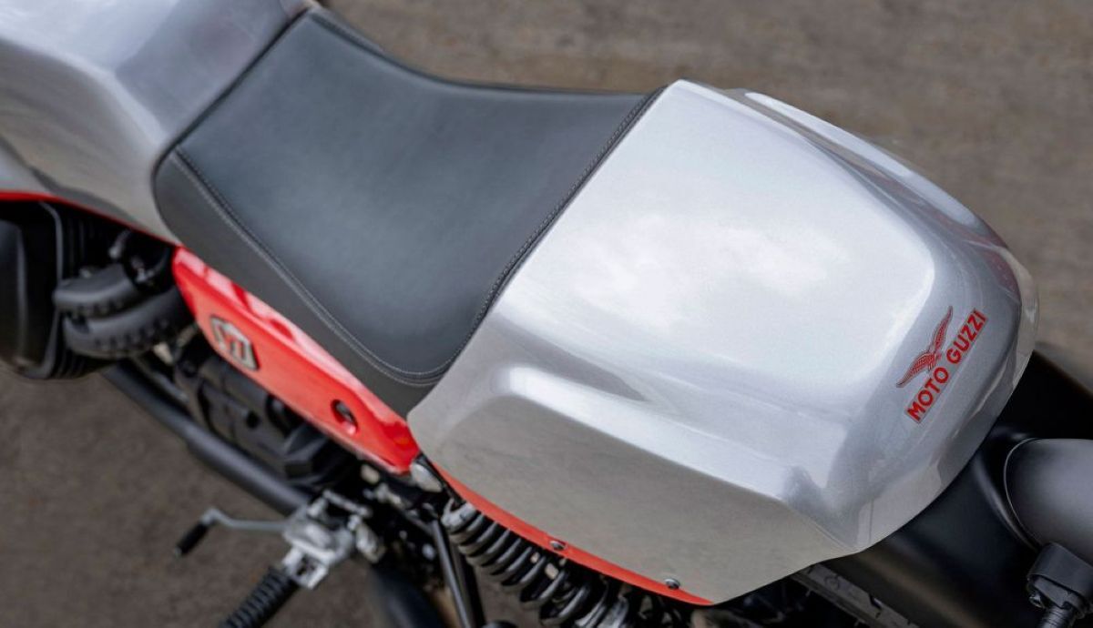 moto-guzzi-v7-stone-corsa-2023-detalles-2_1_1000x575-1