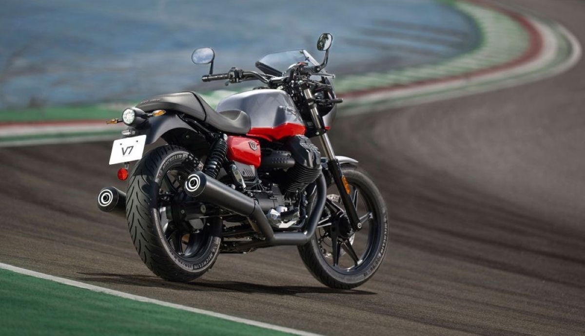 moto-guzzi-v7-stone-corsa-2023-estatica-3_1_1000x575-1
